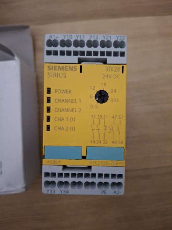 Siemens Safety Relay elektro Material in Thun - Bild 1