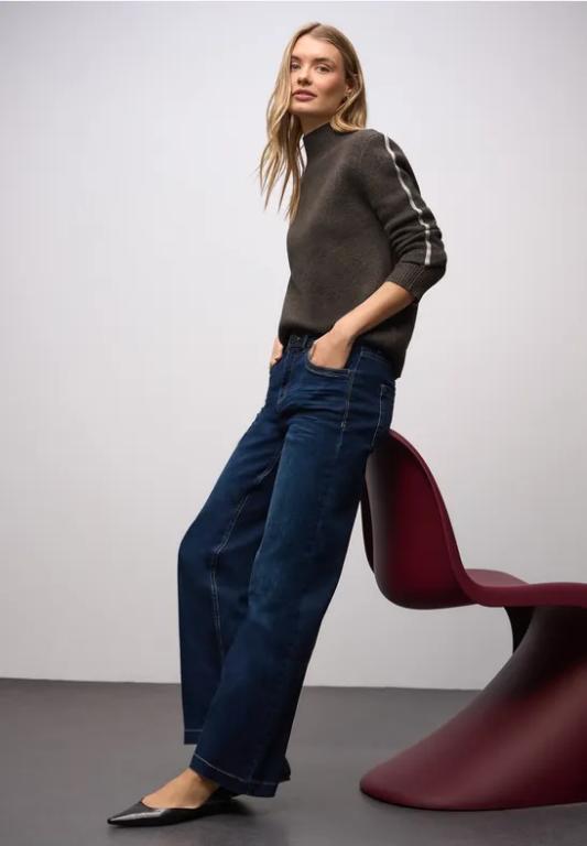 Pullover mit Tape-Details in Luzern - Bild 1