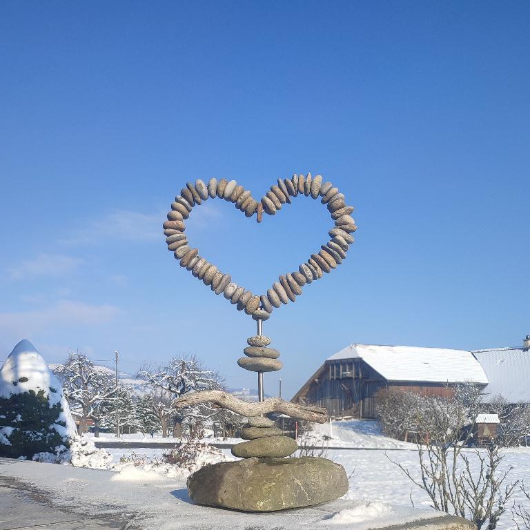 „Steinherz 80×45 cm – massive Gartendeko / Skulptur – Abholung T in Thun - Bild 2