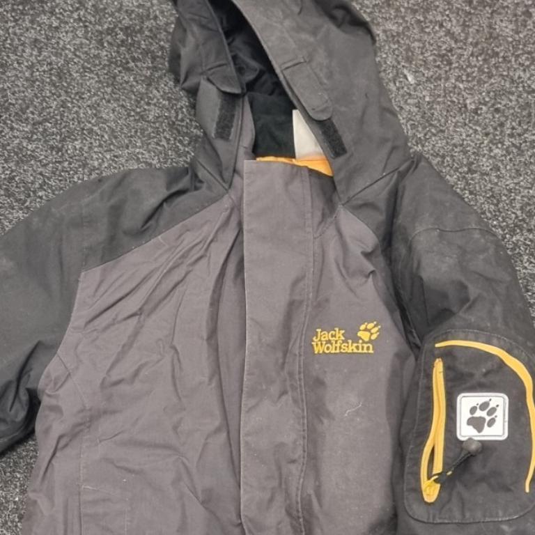 Winterjacke wolf skin in Kriens - Bild 1