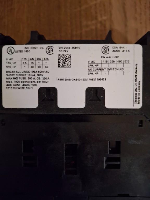 Siemens LLeistungsschütz 3RT2045-KB40 in Thun - Bild 3