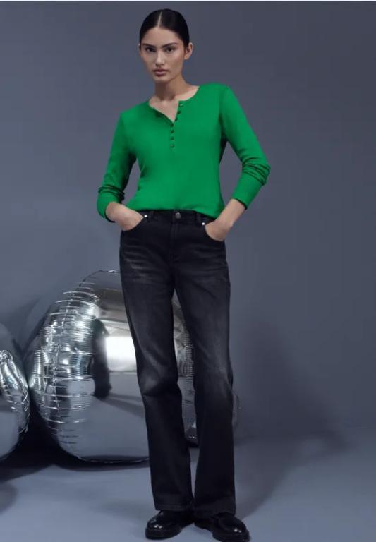 Rippshirt mit Knöpfen in Thun - Bild 1