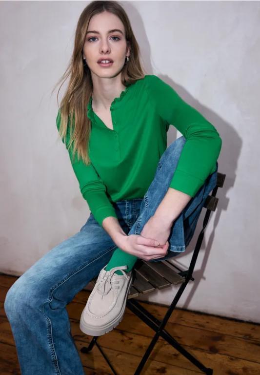 Langarmshirt mit Rüschen in Aesch - Bild 1