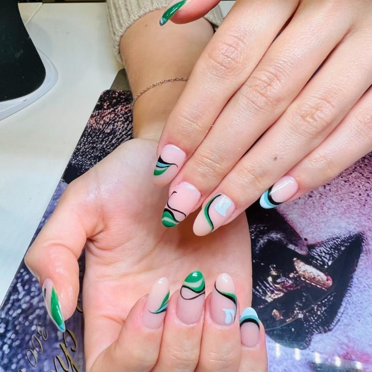 Nails To Go Wallisellen in Mattenhof - Bild 3