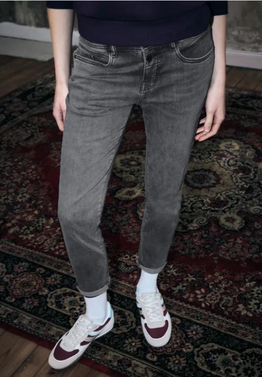Casual Fit Jeans in Aesch - Bild 1