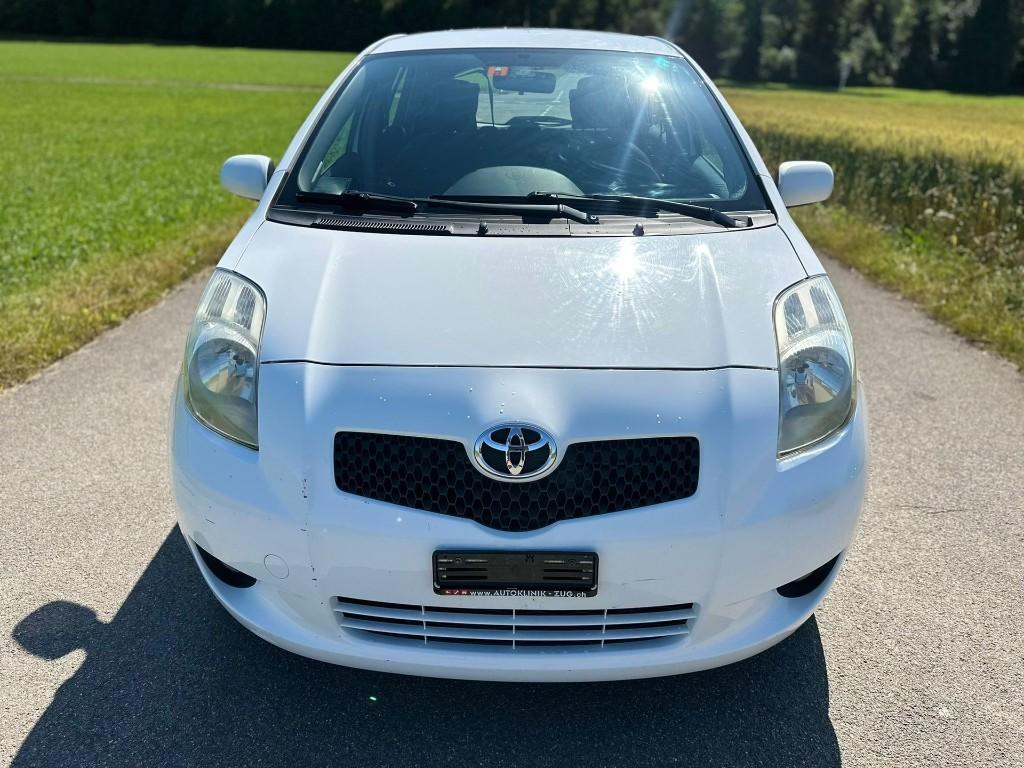 TOYOTA Yaris 1.3 Linea Luna in der Schweiz - Bild 3