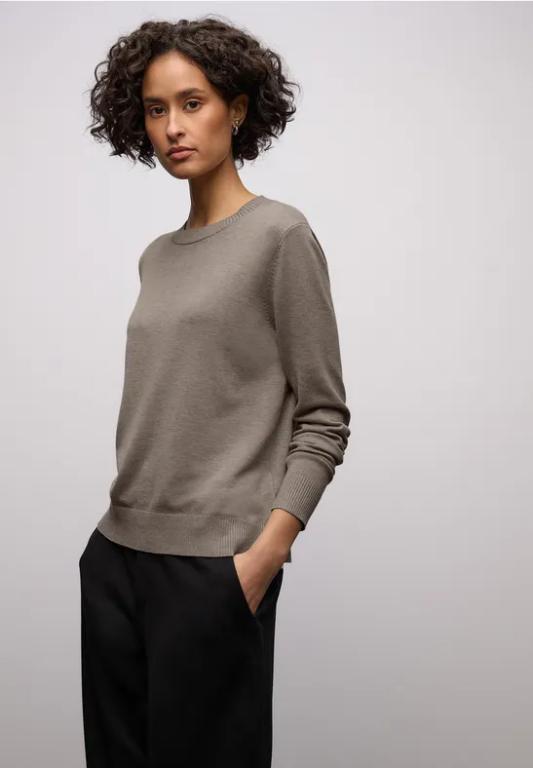 Basic Pullover in Chur - Bild 1