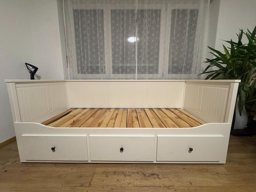 HEMNES Tagesbett / Sofa mit 3 Schubladen in Köniz - Bild 1