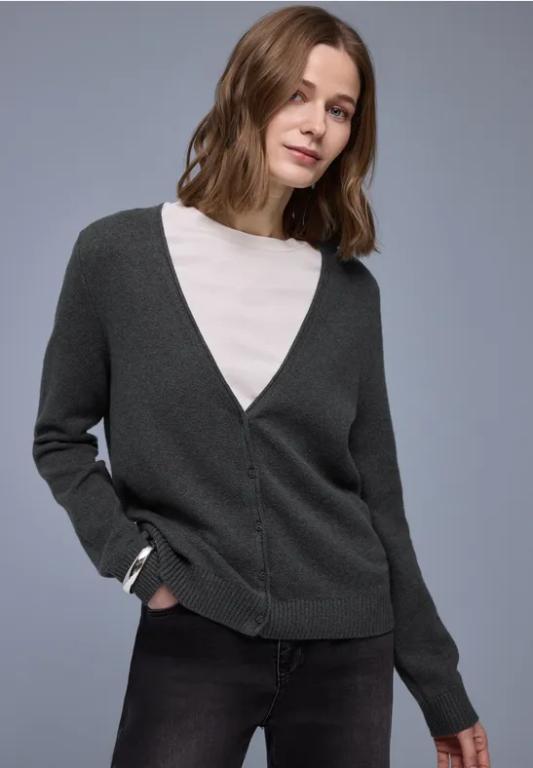 Kuscheliger V-Neck Cardigan in Thun - Bild 1