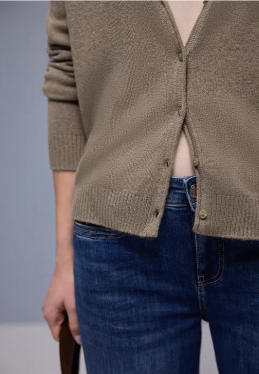 Kuscheliger V-Neck Cardigan in Dulliken - Bild 1