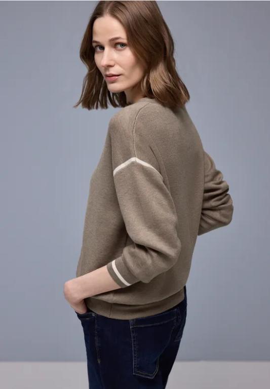 Pullover mit Kontrastdetails in Aesch - Bild 1