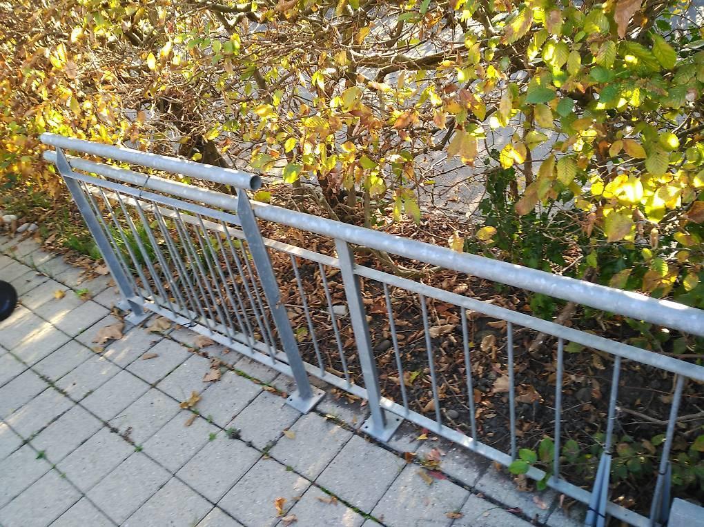 Sockelgeländer zwei Teile in Thun - Bild 2