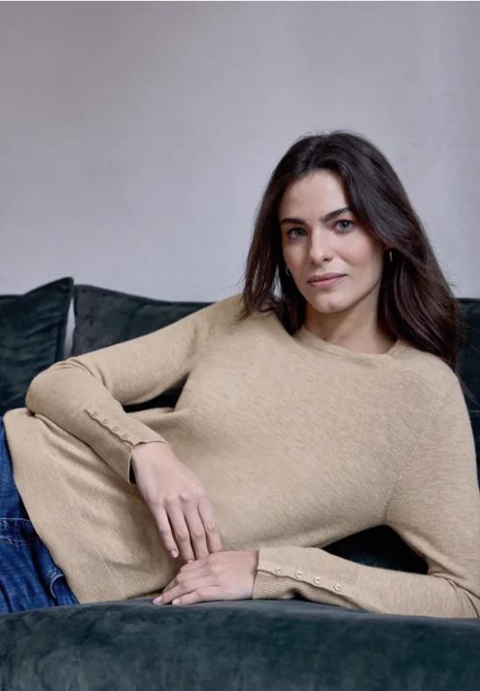 Strickpullover mit Knöpfen in Dulliken - Bild 1