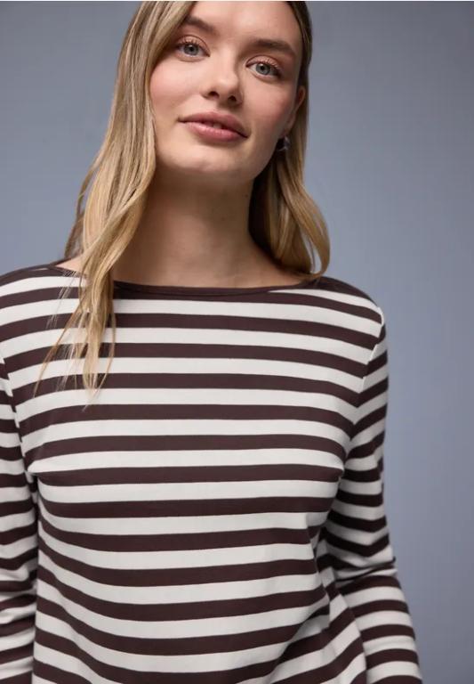 Gestreiftes Shirt in Willisau - Bild 1