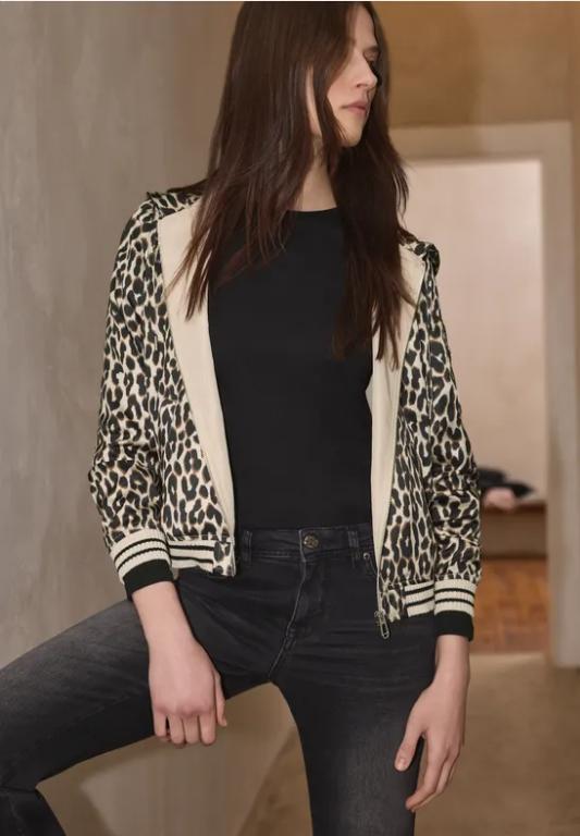 Jacke mit Leo-Muster in Dulliken - Bild 1
