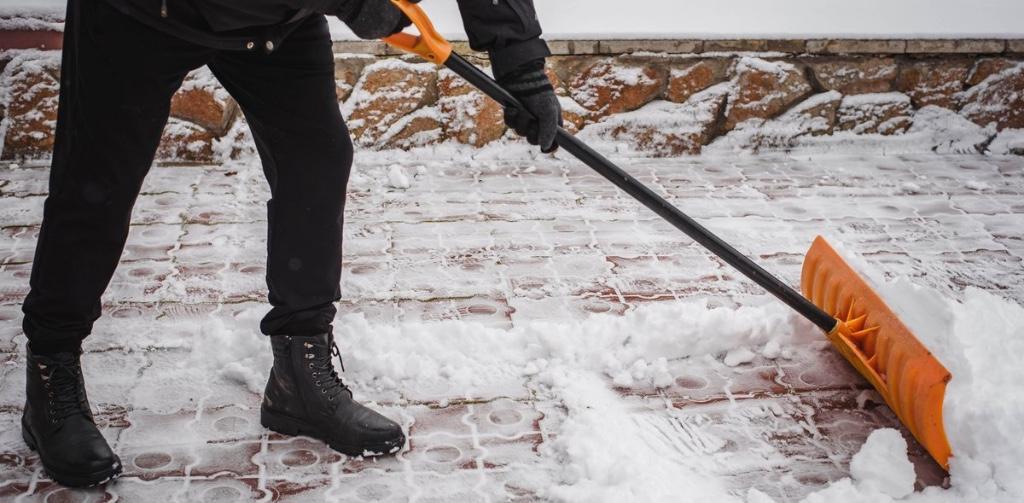 Winterdienst für Privatpersonen – zuverlässig durch den Winter in Lachen - Bild 3