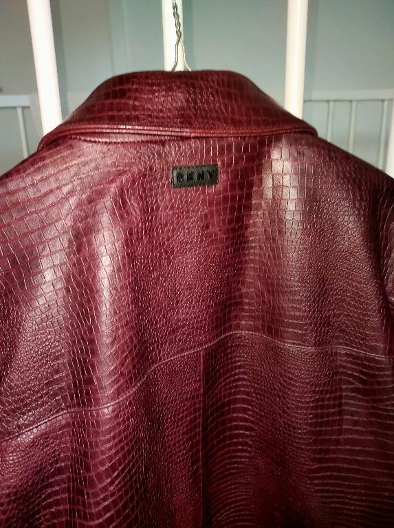 DKNY Jacke NEU mit US-Preisschild, ungetragen in Aesch - Bild 7