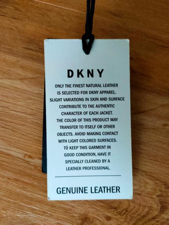 DKNY Jacke NEU mit US-Preisschild, ungetragen in Aesch - Bild 9