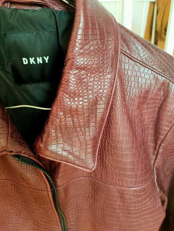 DKNY Jacke NEU mit US-Preisschild, ungetragen in Aesch - Bild 10