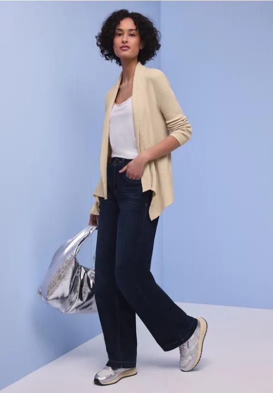Cutline Cardigan in Aesch - Bild 1