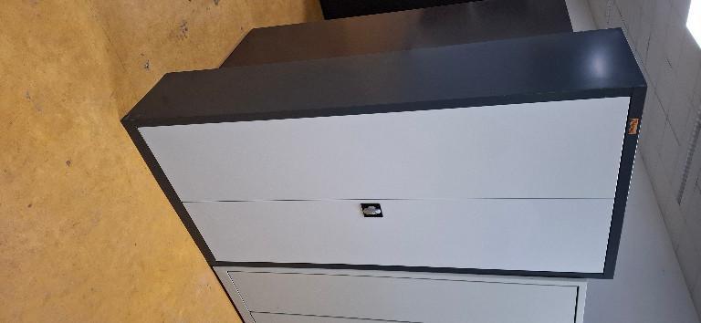 Metallschrank B 95 T 40 H 195cm schwarz grau in Brugg - Bild 3
