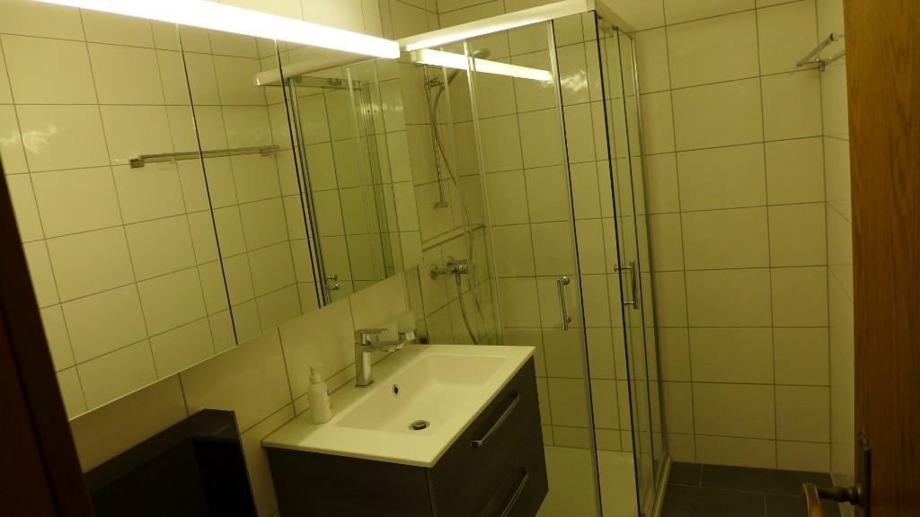 Zu vermieten per sofort 2-Zi Whg mit Garage in Sierre - Bild 4