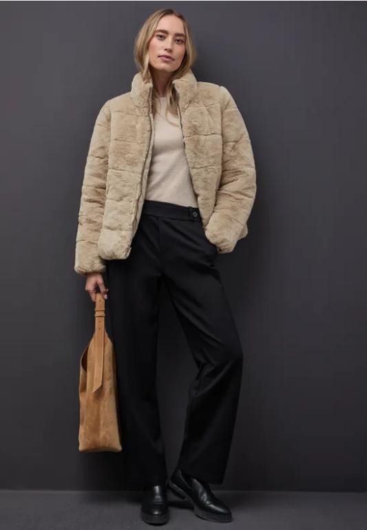 Fake Fur Steppjacke in Embrach - Bild 1