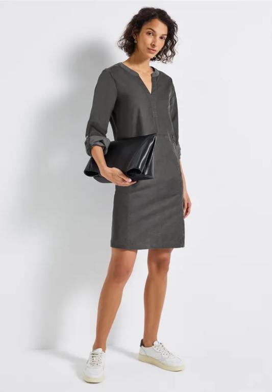 Cordkleid mit Split Neck in Embrach - Bild 1