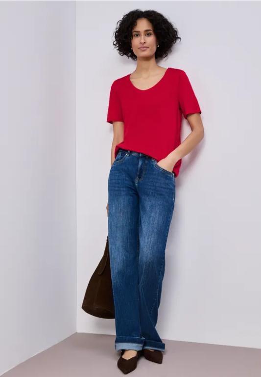 Basic T-Shirt mit gerundetem V-Neck in Aesch - Bild 1