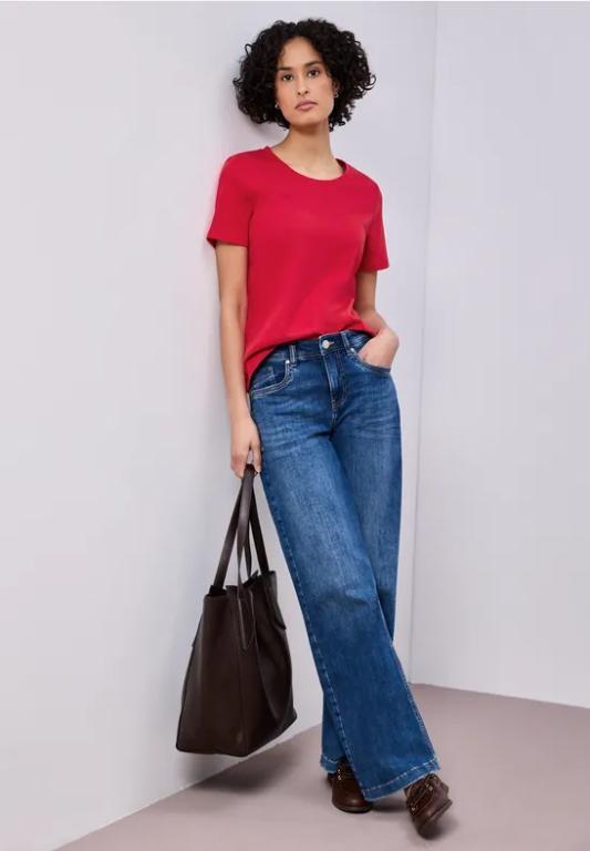 Basic T-Shirt aus reiner Baumwolle in Luzern - Bild 1