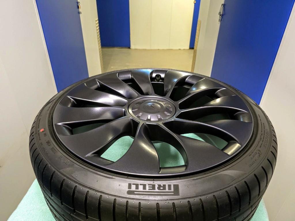 Tesla Model Y 21 Zoll Sommerräder in Olten - Bild 1