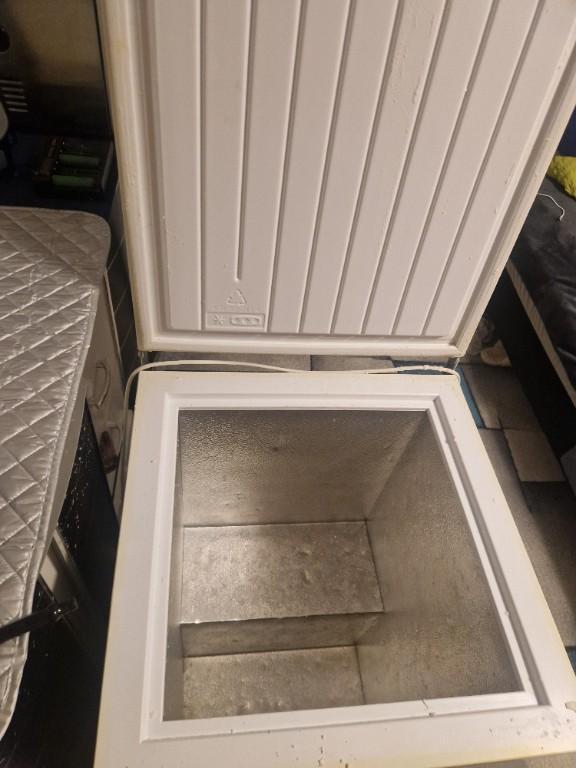 Gefrierschrank ohne Schubladen zu verkaufen in Reinach - Bild 3