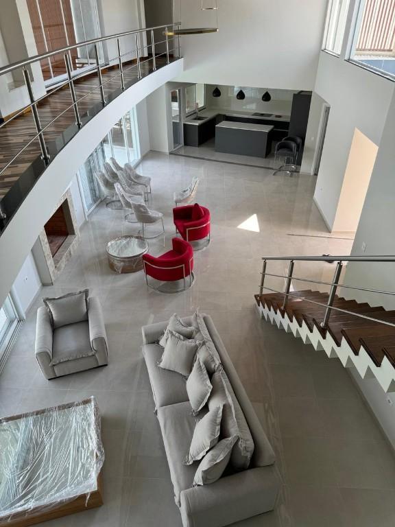 Neubau-Luxus-Villa mit Pool im Raum San Bernardino / Paraguay in der Schweiz - Bild 4