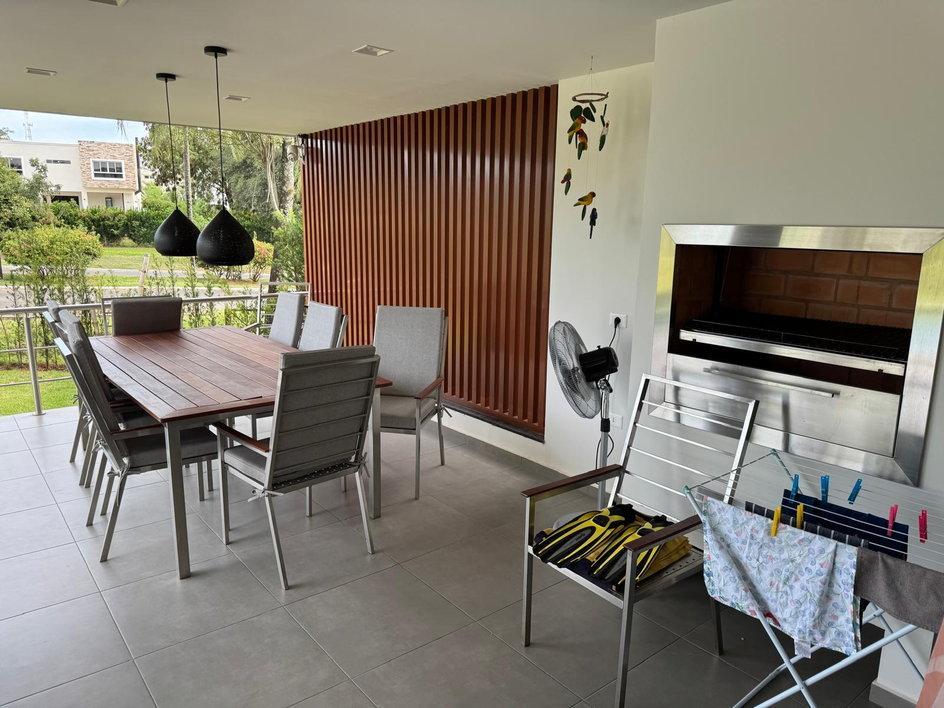 Neubau-Luxus-Villa mit Pool im Raum San Bernardino / Paraguay in der Schweiz - Bild 8