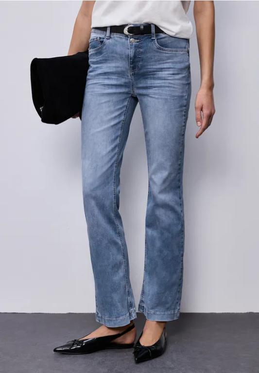 Bootcut Jeans in Thun - Bild 1