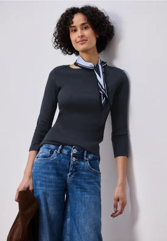 Basic Shirt in Rippstruktur in Solothurn - Bild 1