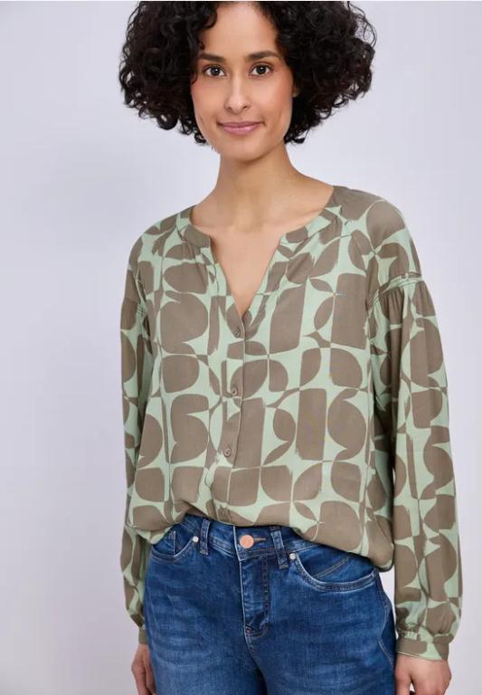 Bluse mit Smokdetail in der Schweiz - Bild 1