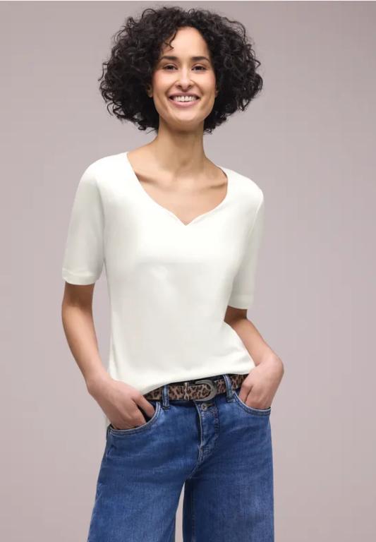 Basic T-Shirt mit Herzausschnitt in Dulliken - Bild 1