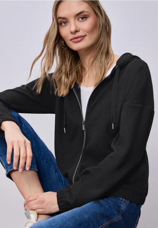 Langarm Jacke mit Kapuze und Zipper in Chur - Bild 1