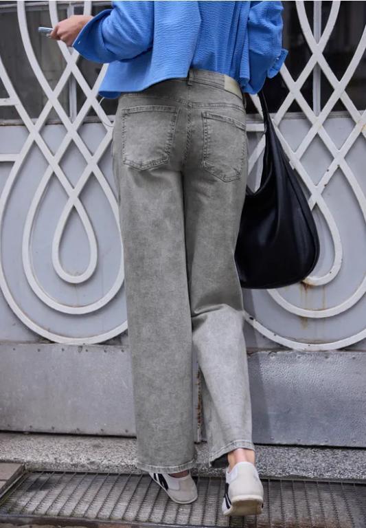 Wide Leg Jeans in Liestal - Bild 1