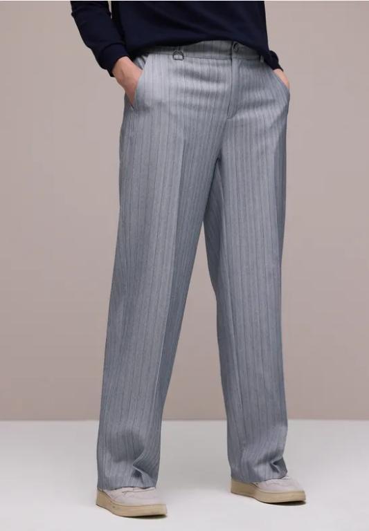 Straight Leg Hose mit Streifen in Embrach - Bild 1
