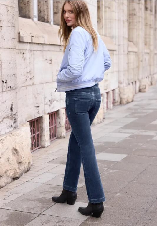 Bootcut Jeans in Aarau - Bild 1