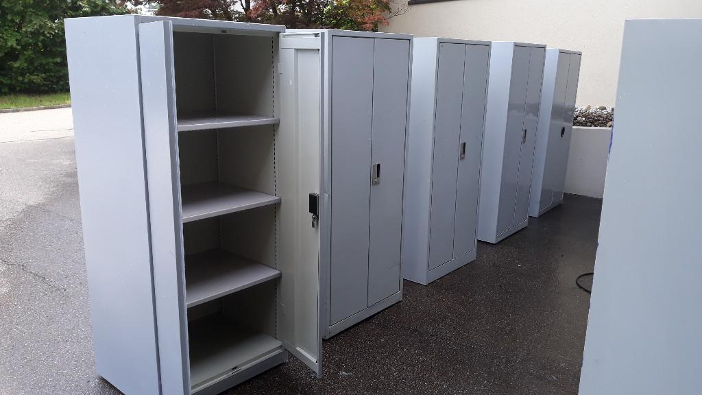 Lista Metallschrank extratief 65cm grau / Total 3 Stück in Brugg - Bild 2