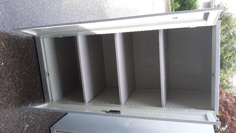 Lista Metallschrank extratief 65cm grau / Total 3 Stück in Brugg - Bild 3