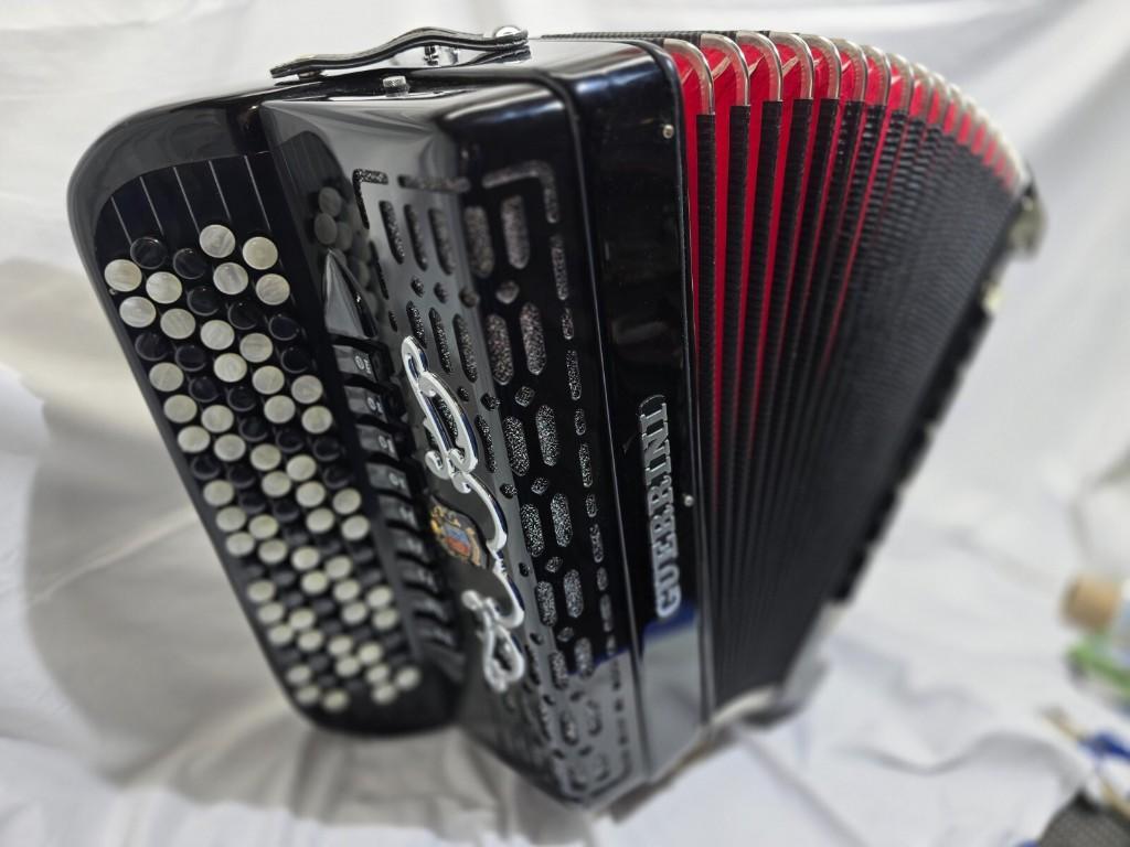 Guerrini B-Griff 120 Bass, Akkordeon, Koffer in Genf - Bild 1