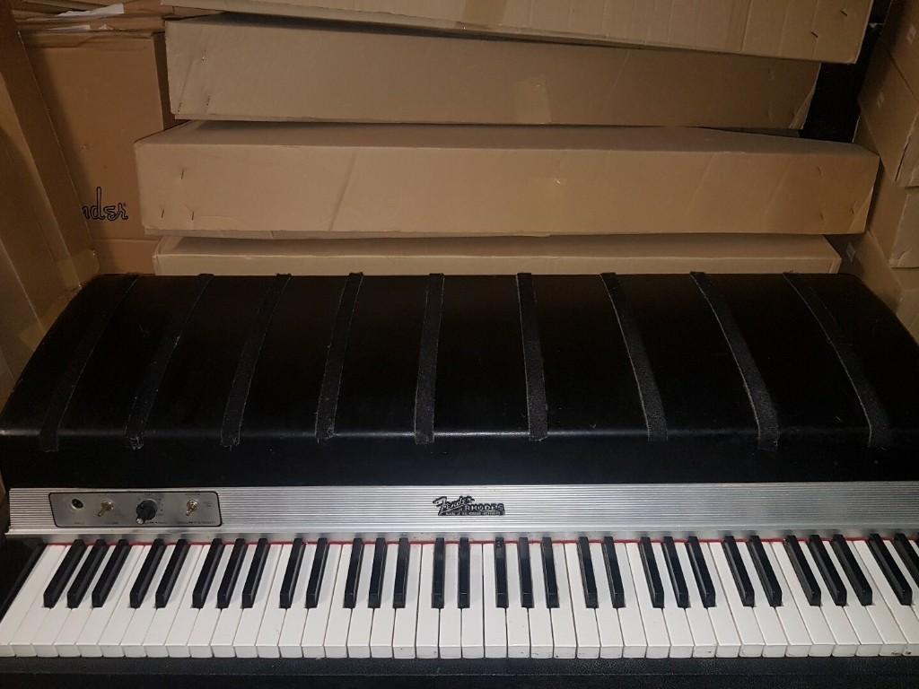 Fender Rhodes Mark I Series 73 in Genf - Bild 2