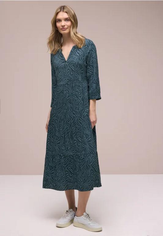 Midi-Kleid mit grafischem Print in Aesch - Bild 1