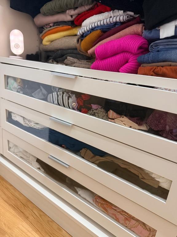Brauchen Sie Hilfe bei der Organisation Ihres Kleiderschränks in Opfikon - Bild 3