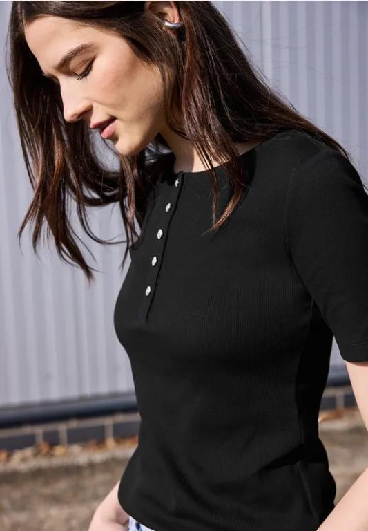 Basic T-Shirt in Rippstruktur in Dulliken - Bild 1