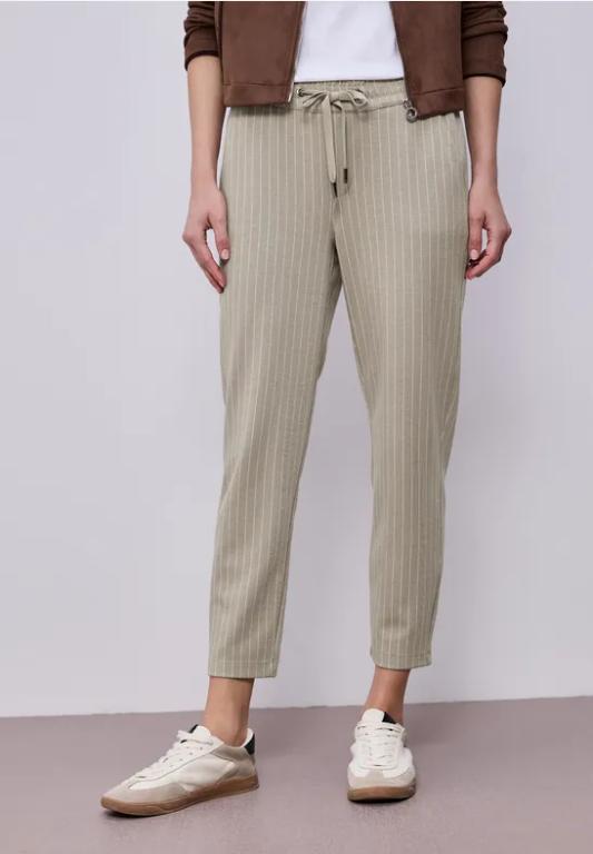 Straight Leg Hose mit Streifen in Thun - Bild 1